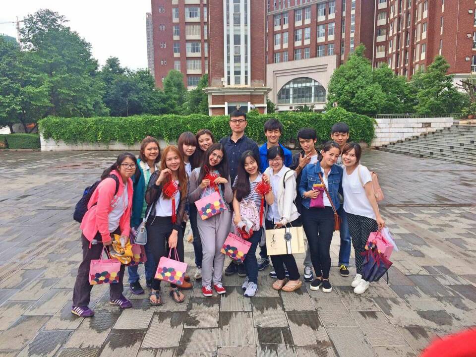 学校